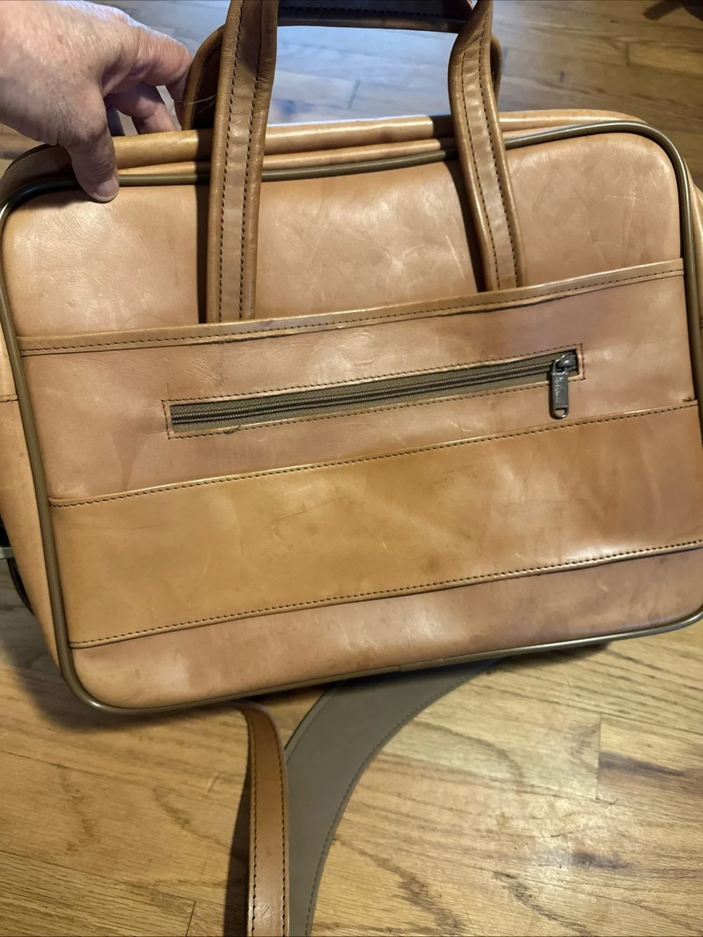 Hartmann Classic Tan Leather Messenger Bag for Men